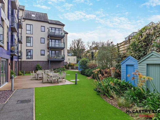 Flat for sale in Falmouth, Cornwall