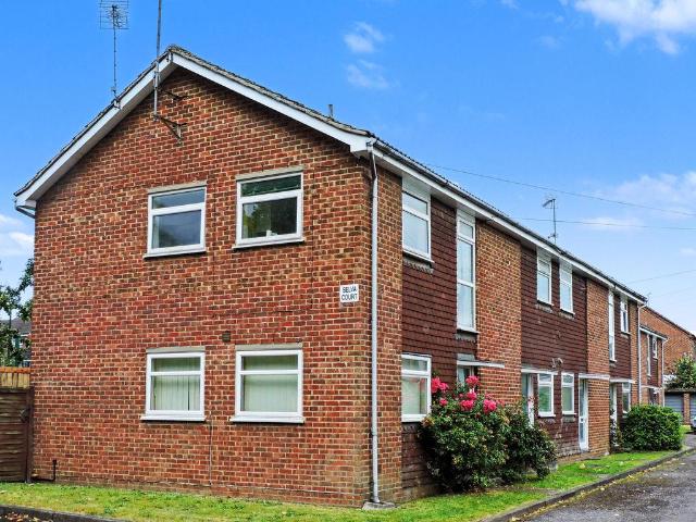 Flat for sale in Whitley, Reading