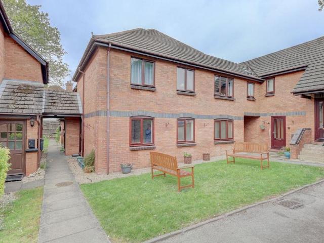 Flat for sale in Princes Risborough, Buckinghamshire