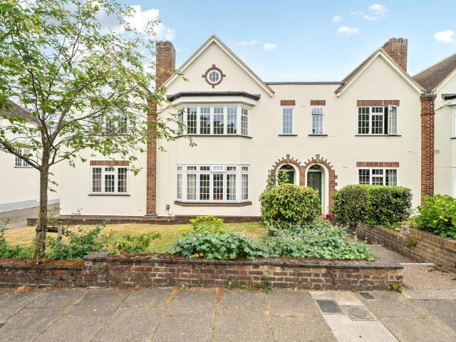 Flat for sale in London Borough of Lewisham, Blackheath