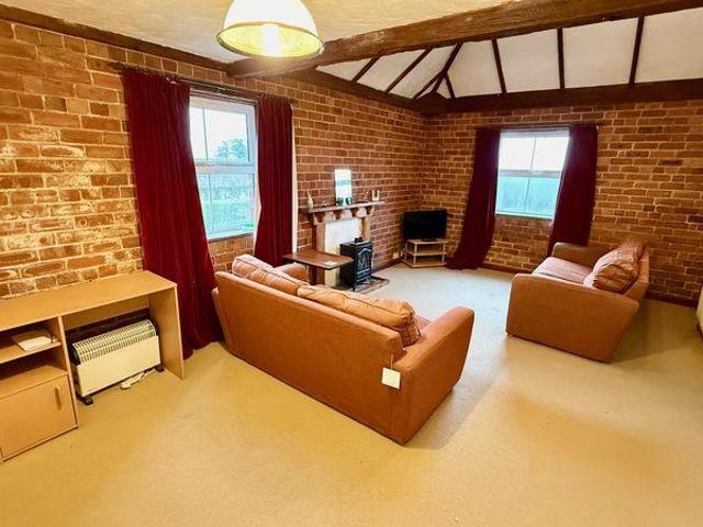 Flat for sale in Ingleby, Lincolnshire