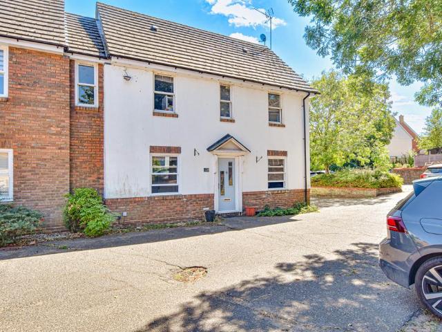 Flat for sale in Church End, Duton Hill