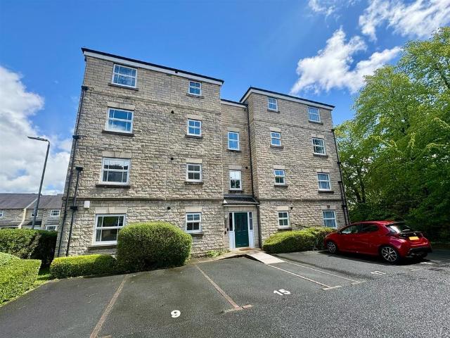 Flat for sale in Heath, Calderdale