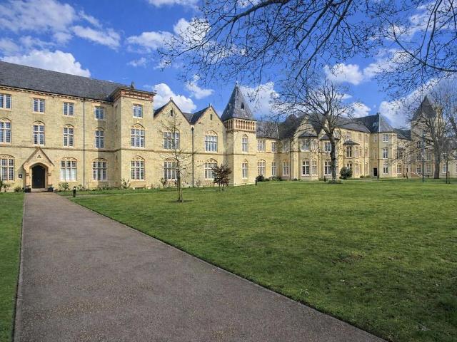 Flat for sale in Fairfield Park, Bedfordshire