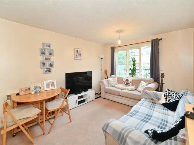 Flat for sale in North Watford