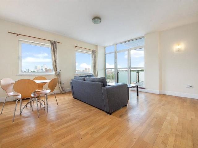 Flat for sale in St. George in the East, Cat Hill