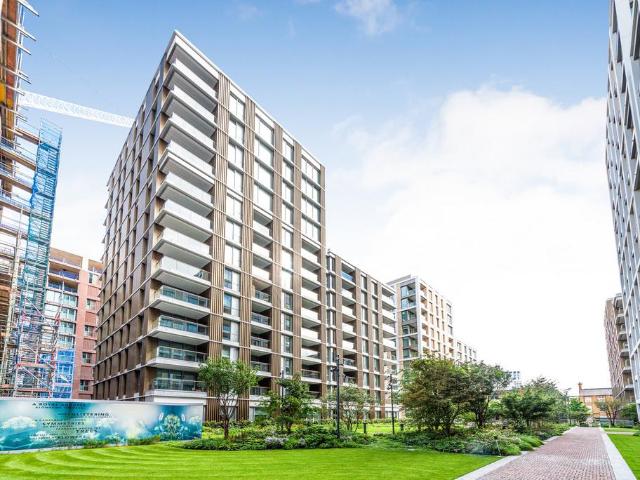 Flat for sale in Clapham Junction, Greater London