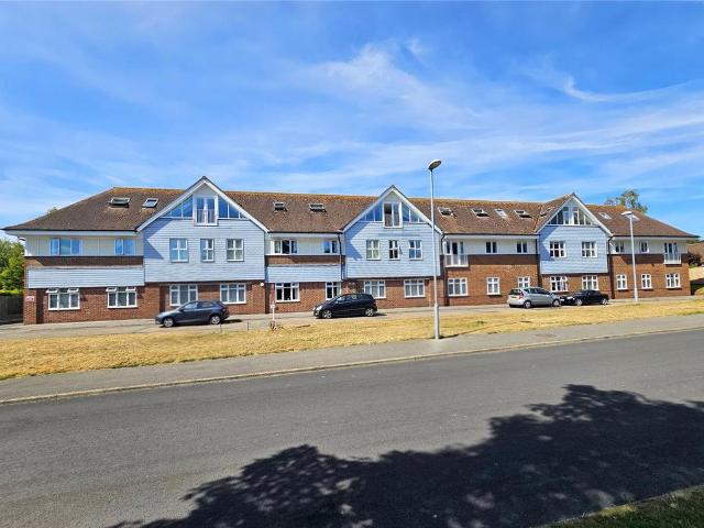 Flat for sale in Highcliffe