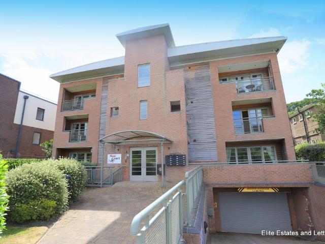 Flat for sale in Durham