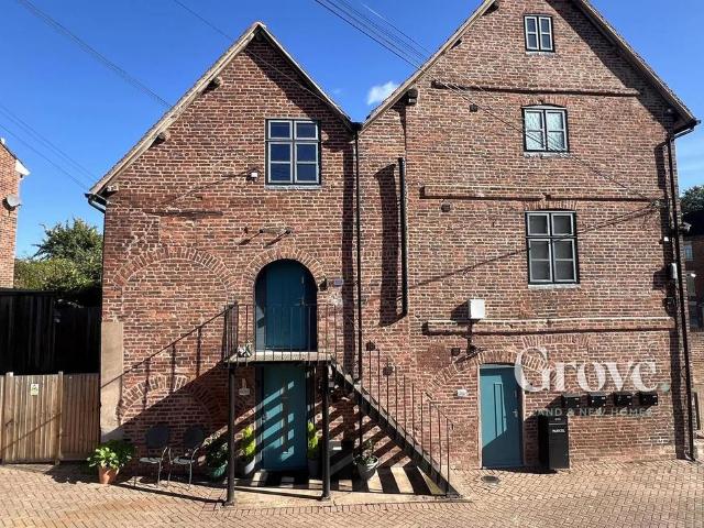 Flat for sale in Catchems End, Wyre Forest
