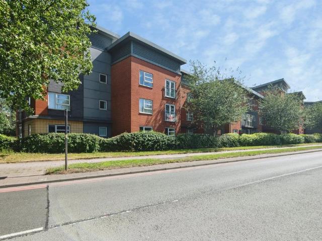 Flat for sale in Tat Bank, Oldbury