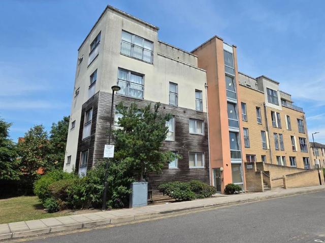 Flat for sale in Burnt Oak, Greater London