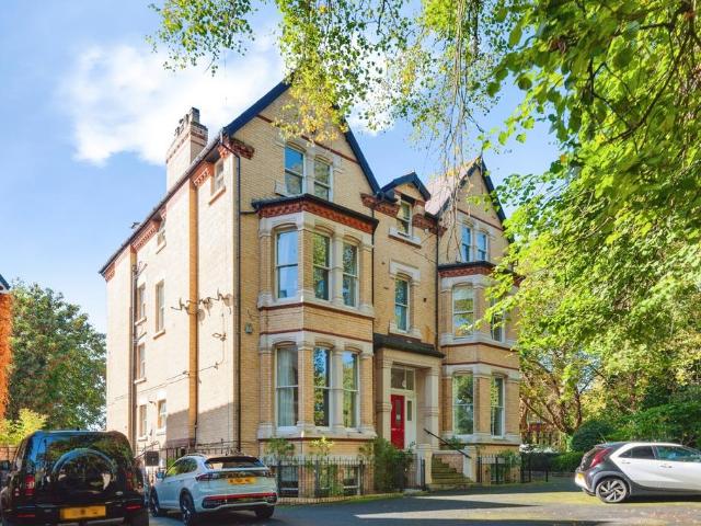 Flat for sale in Aigburth, Liverpool