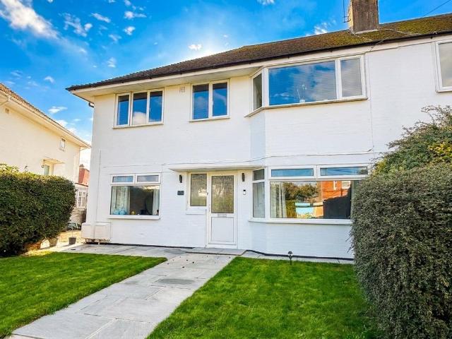 Flat for sale in Angmering on Sea, Arun