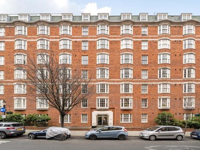 Flat for sale in Bayswater, Greater London