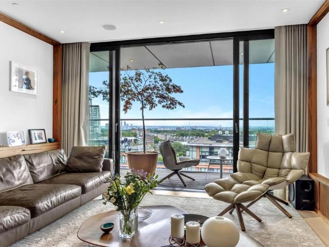 Flat for sale in Paddington, Greater London