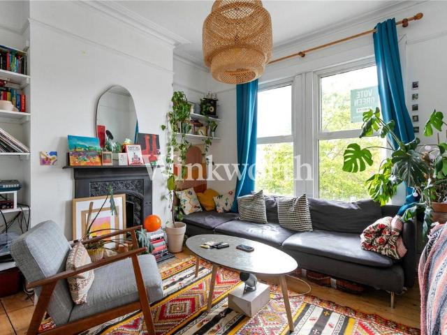 Flat for sale in South Tottenham, Greater London