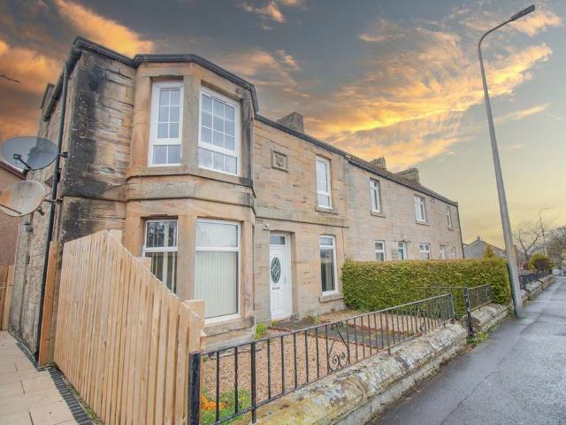 Flat for sale in West Calder, Scotland
