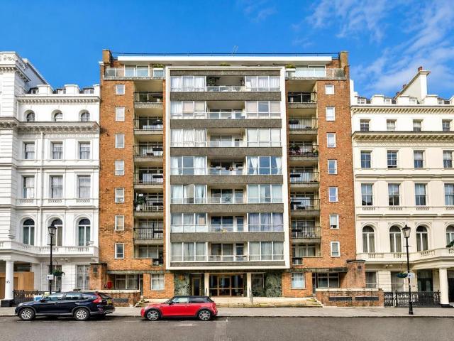 Flat for sale in Bayswater, Greater London