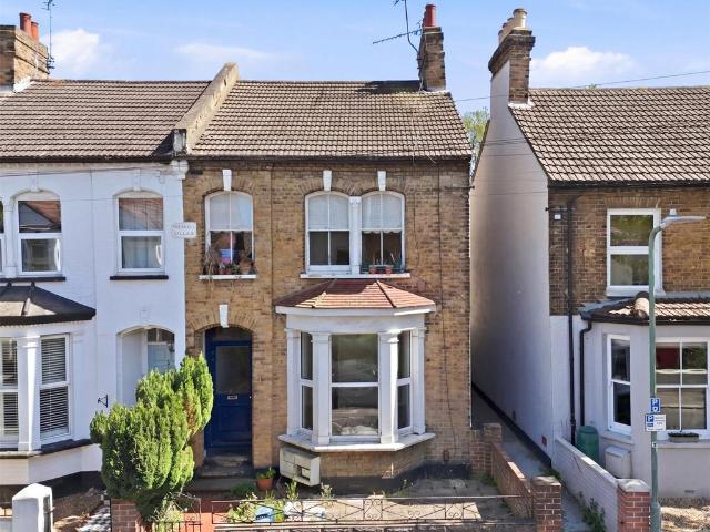 Flat for sale in Milton, Alton Barnes