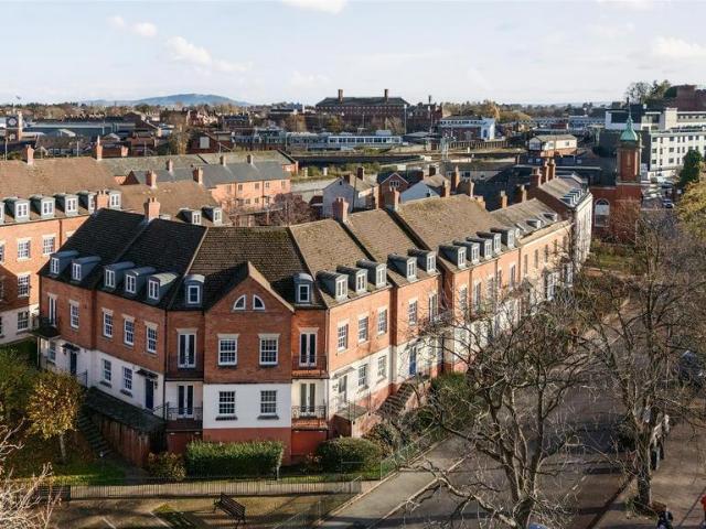Flat for sale in Greenfields, Frankwell