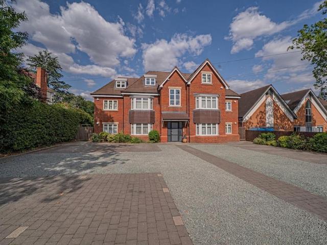 Flat for sale in Dorridge, West Midlands