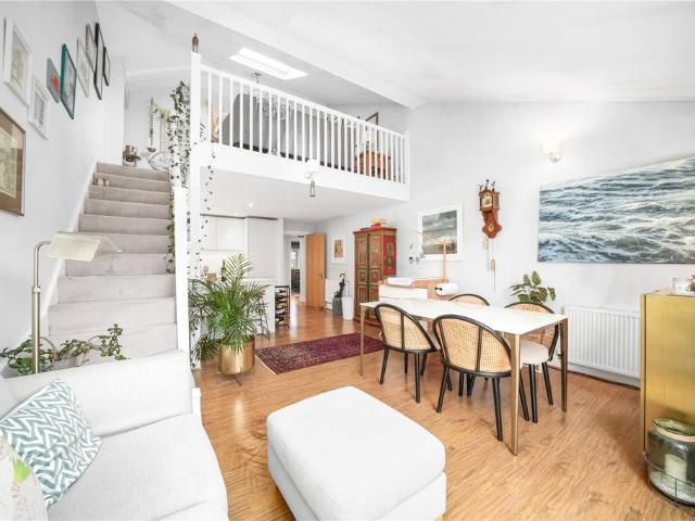 Flat for sale in Ratcliffe, Limehouse