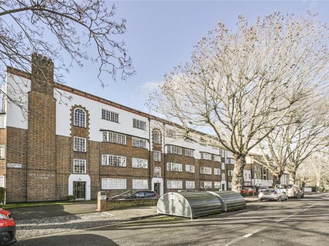 Flat for sale in Finsbury Park, Greater London