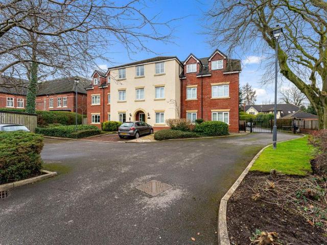 Flat for sale in Trafford Park, Greater Manchester