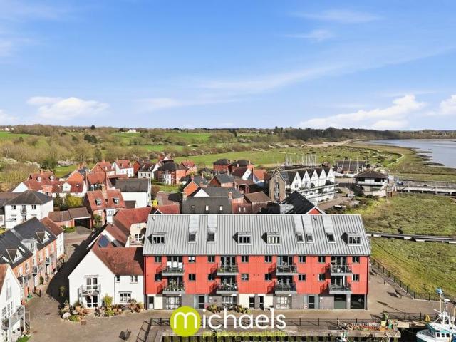Flat for sale in Fordham Heath, Essex