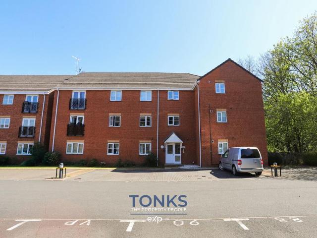 Flat for sale in Cradley, West Midlands