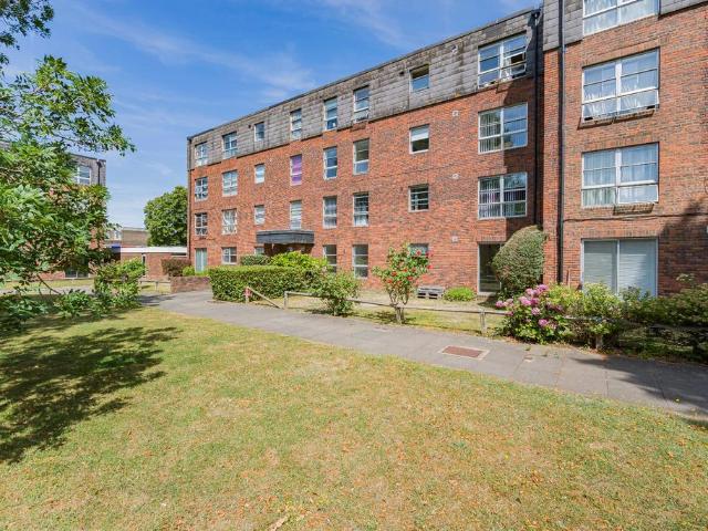 Flat for sale in Well Hall, Greater London