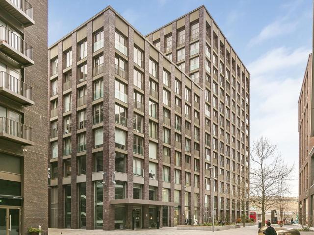 Flat for sale in Nine Elms, Greater London