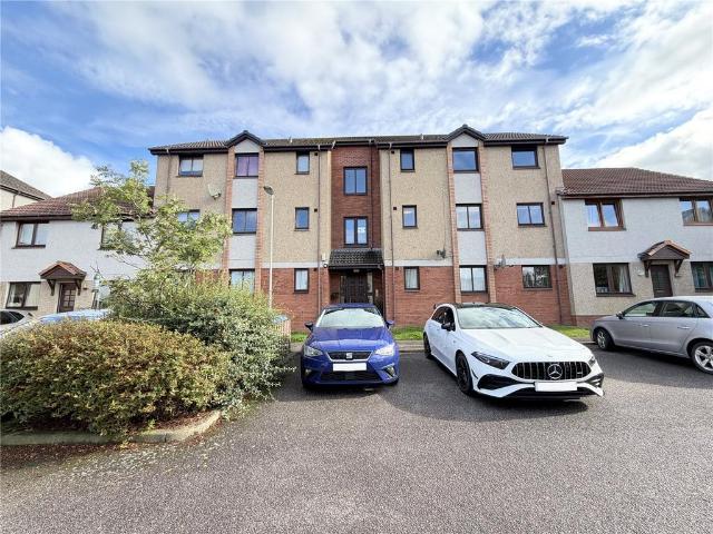 Flat for sale in Lentran, Scotland