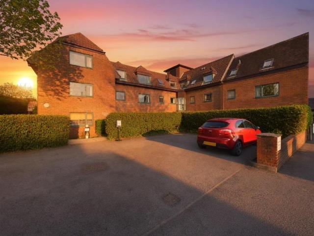 Flat for sale in Pamington, Gloucestershire