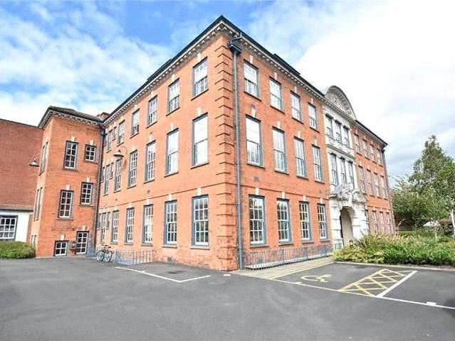 Flat for sale in Barbourne, Worcestershire