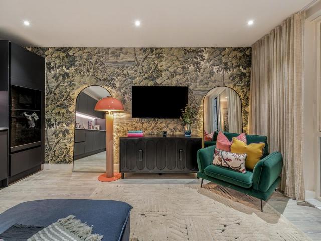 Flat for sale in London, Greater London