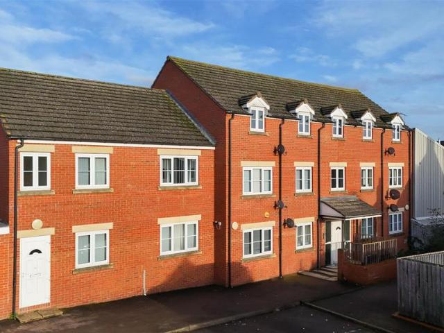 Flat for sale in Crow Hill, Irthlingborough