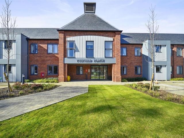 Flat for sale in Chelmondiston, Suffolk
