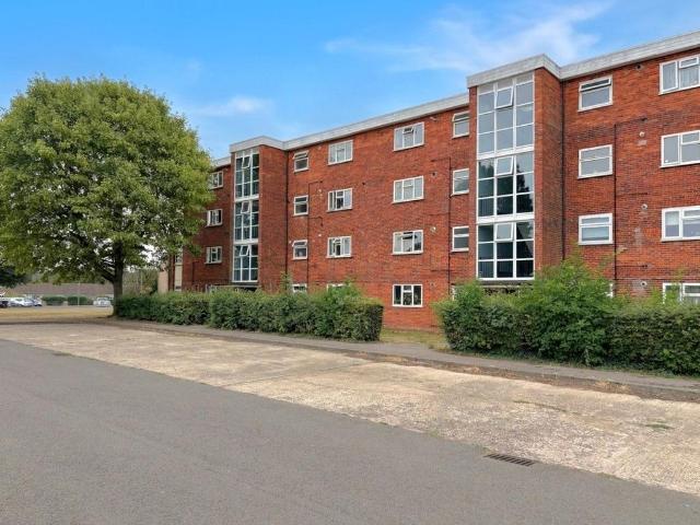 Flat for sale in Jackmans Estate, Letchworth