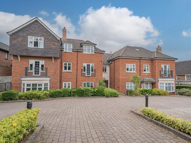 Flat for sale in Knowle, West Midlands