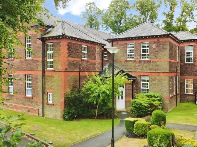 Flat for sale in Ivy Meade, Macclesfield