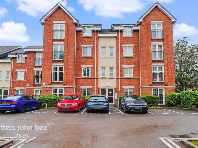 Flat for sale in Hammond Street