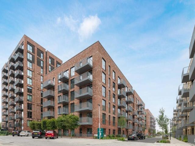 Flat for sale in London Borough of Ealing, Cat Hill