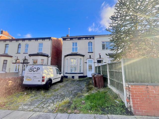 Flat for sale in Southport, Sefton