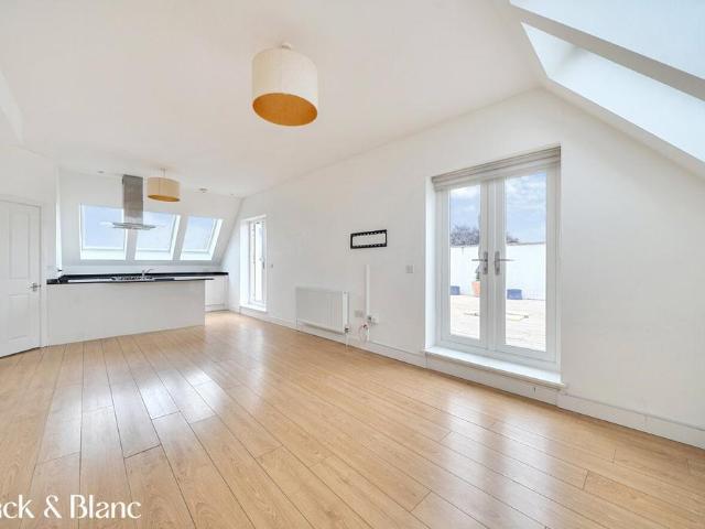 Flat for sale in West Wickham, Isle Of Man