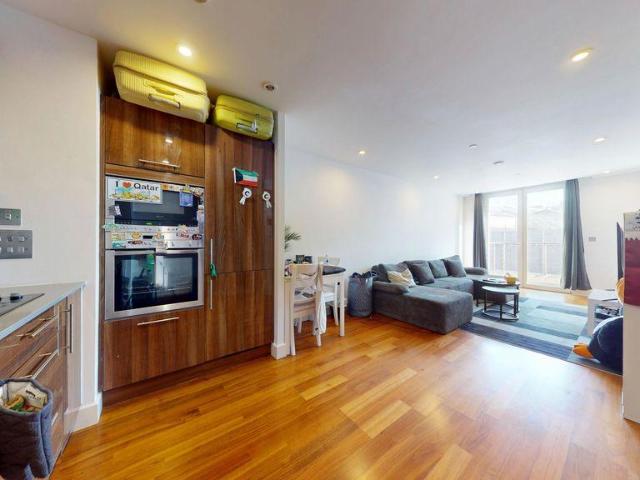 Flat for sale in City Centre, Falcon Lodge