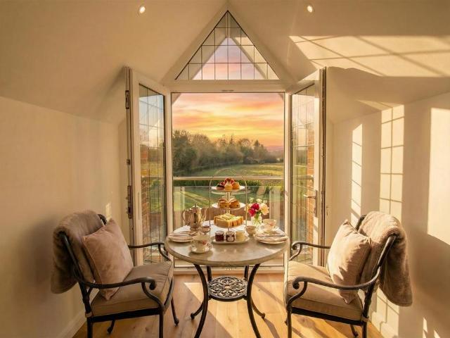 Flat for sale in Navestock Side, Essex