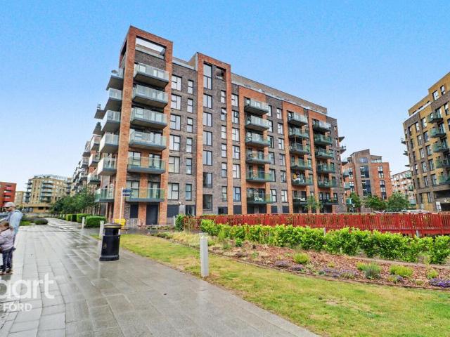 Flat for sale in Monks Orchard, Kent