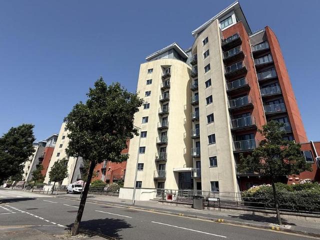 Flat for sale in SA1 Swansea Waterfront, Nangreaves